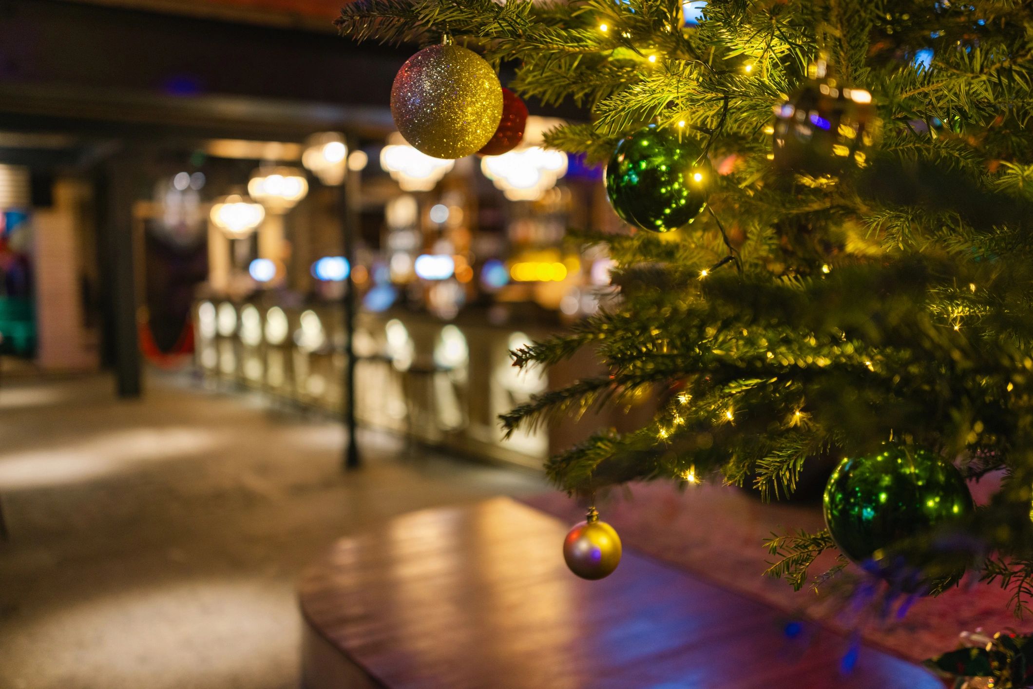 Seasonal holiday decorations